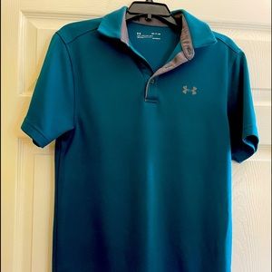 Men’s UNDER ARMOUR small shirt.  HEATGEAR